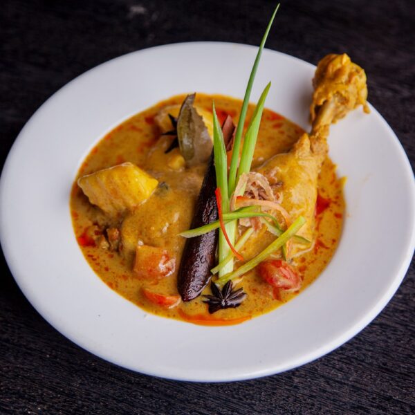 Chicken Leg In Yellow Curry (New)